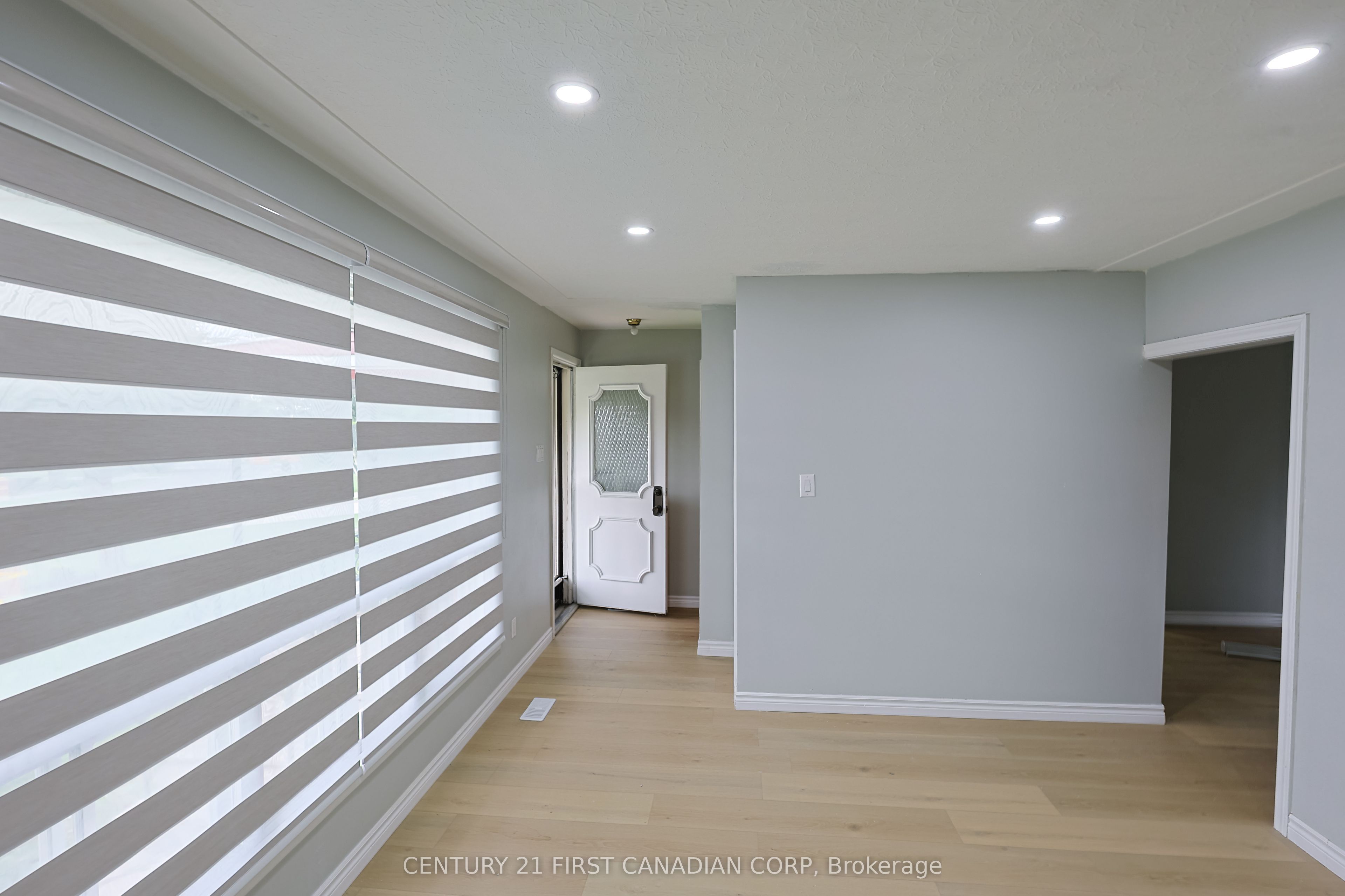 Unit Upper - 268 BURLINGTON Crescent, London 5
