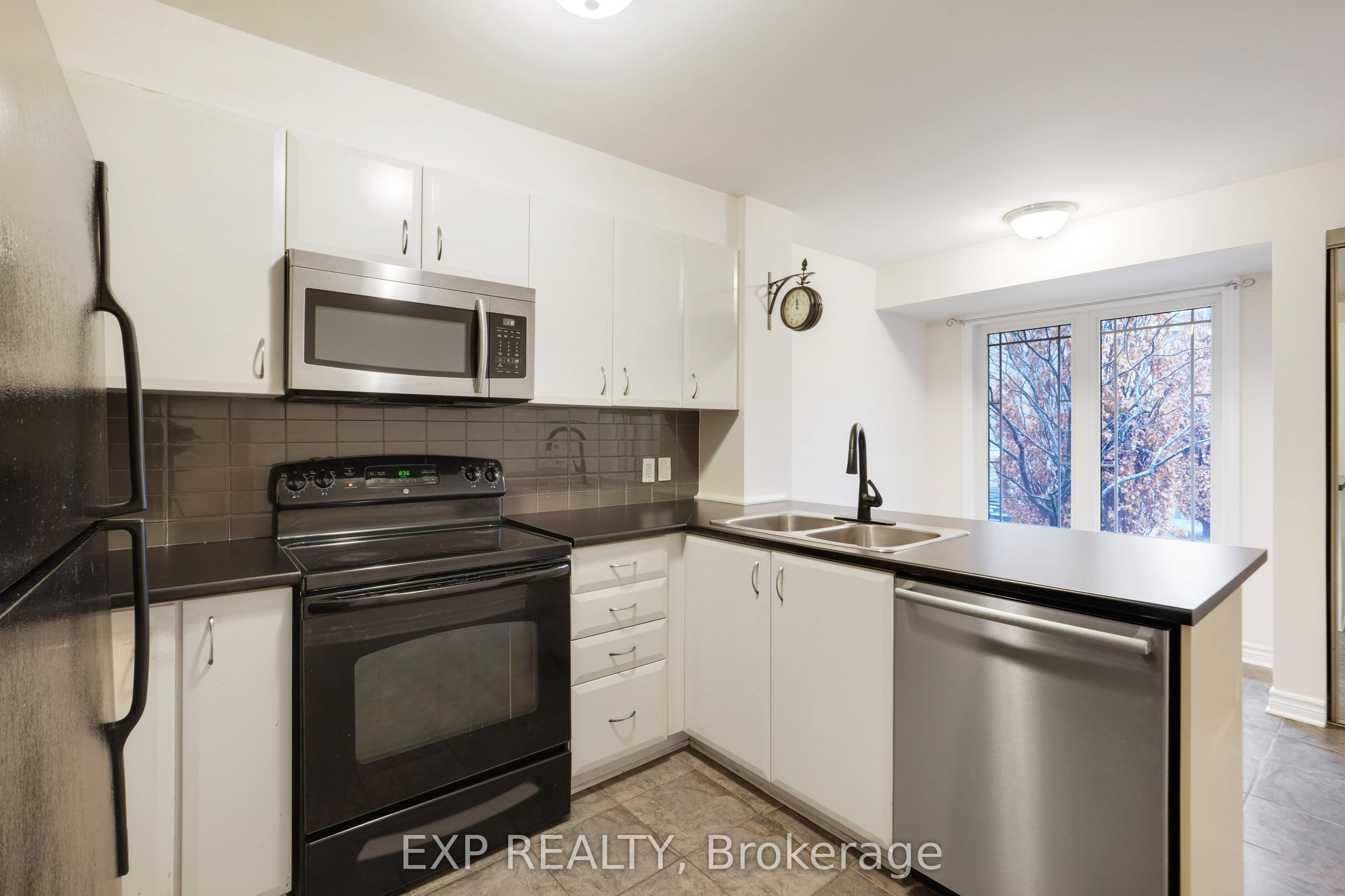Unit 14 - 201 Paseo Private, Nepean 3
