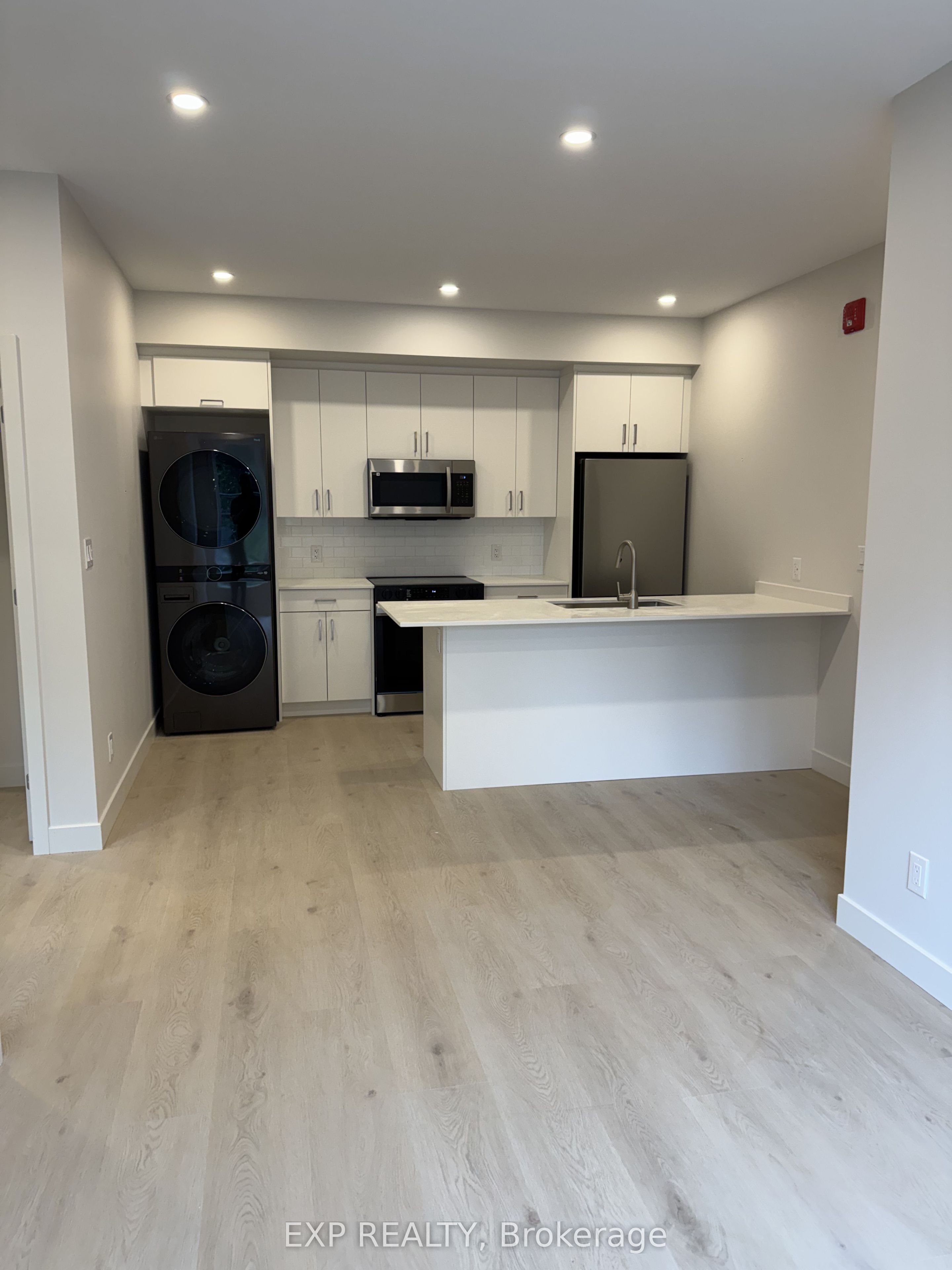 Unit 4 - 1301 Dorchester Avenue, Ottawa 2