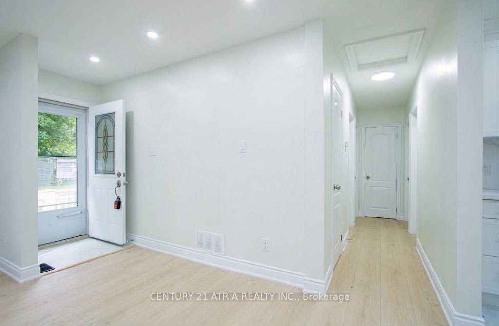 Unit Upper - 26 Magee Street, London 4
