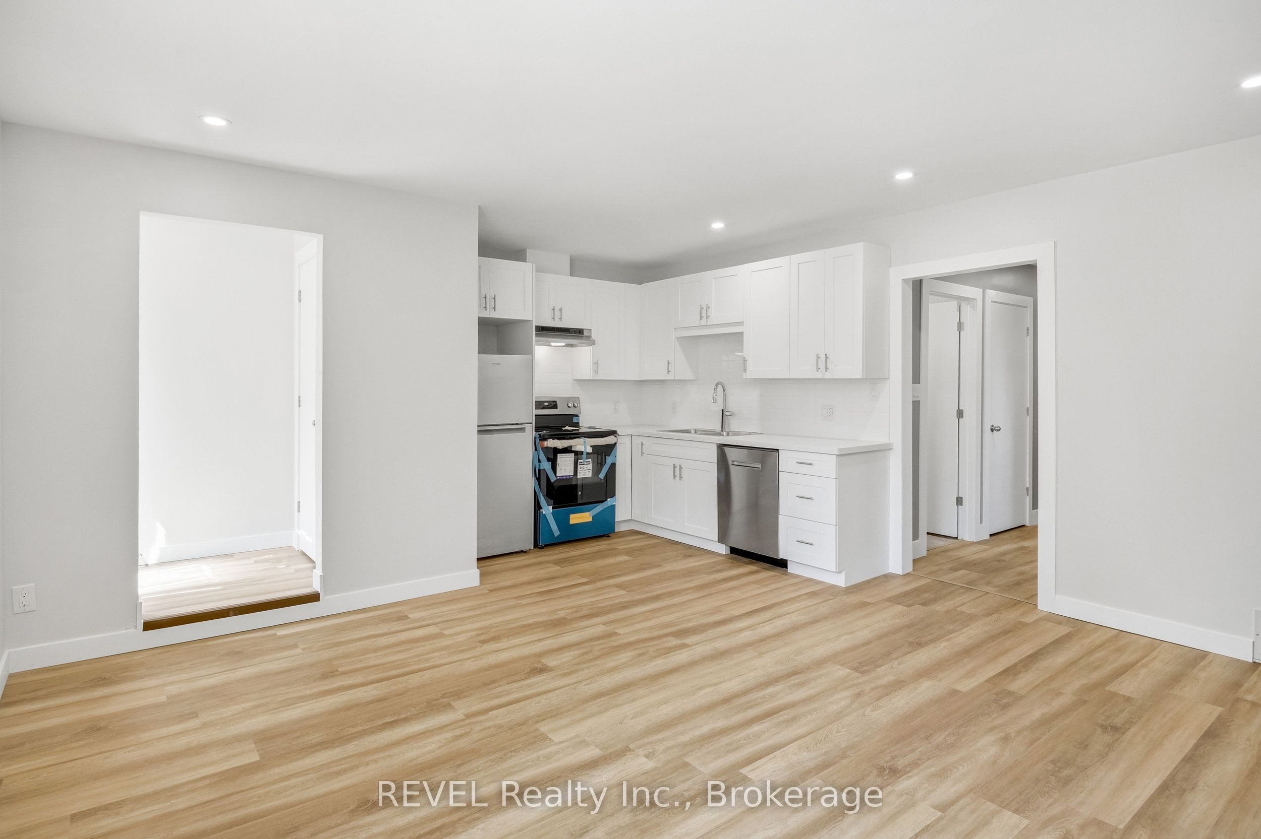 Unit LOWER - 6166 Wildrose Crescent, Niagara Falls 4