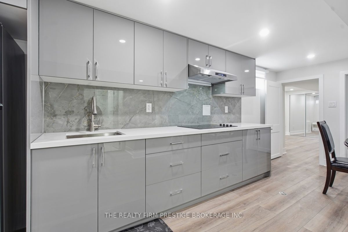 612 Fox Mill Place, London 3