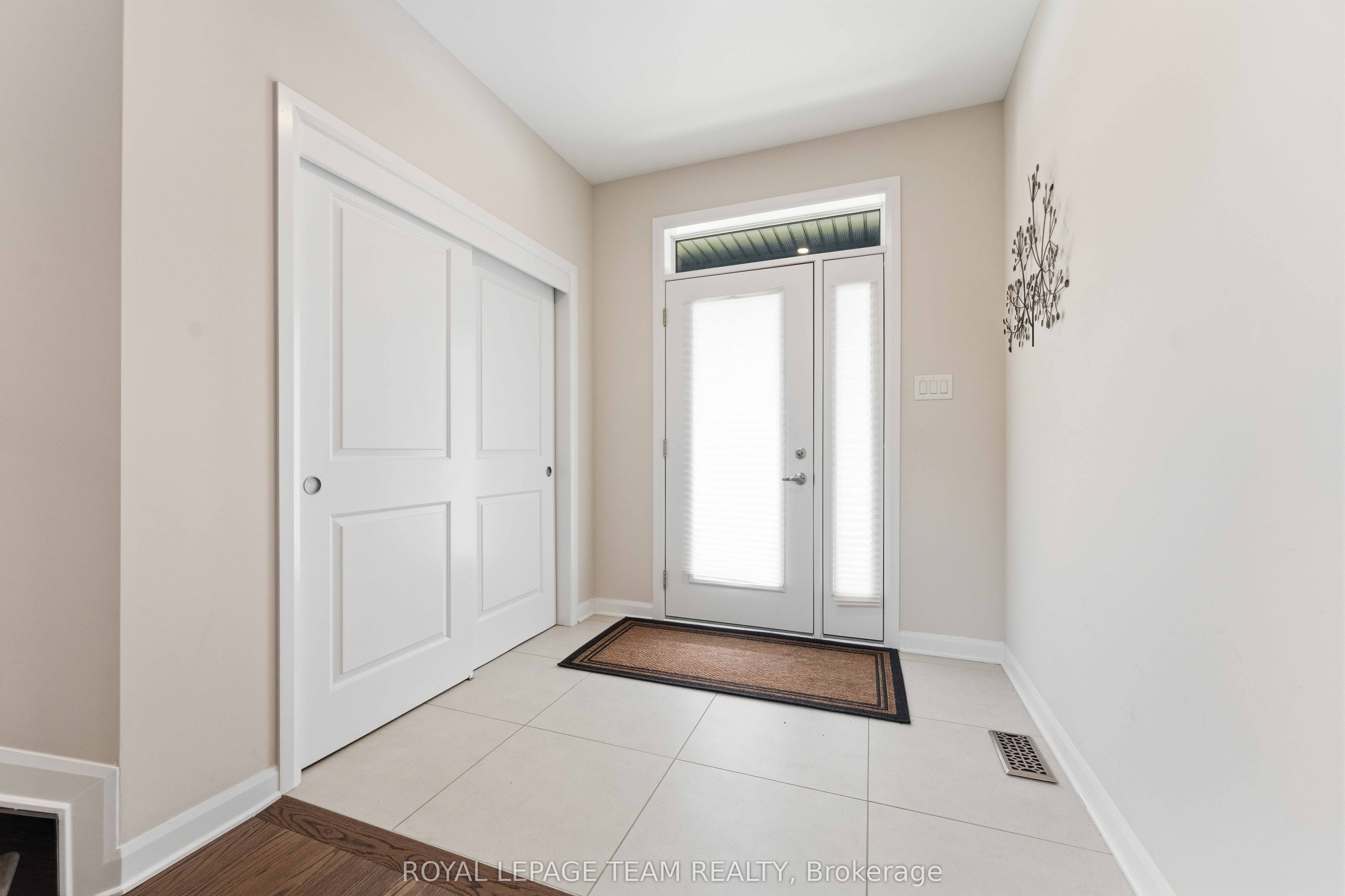 332 Elsie Macgill Walk, Kanata 4