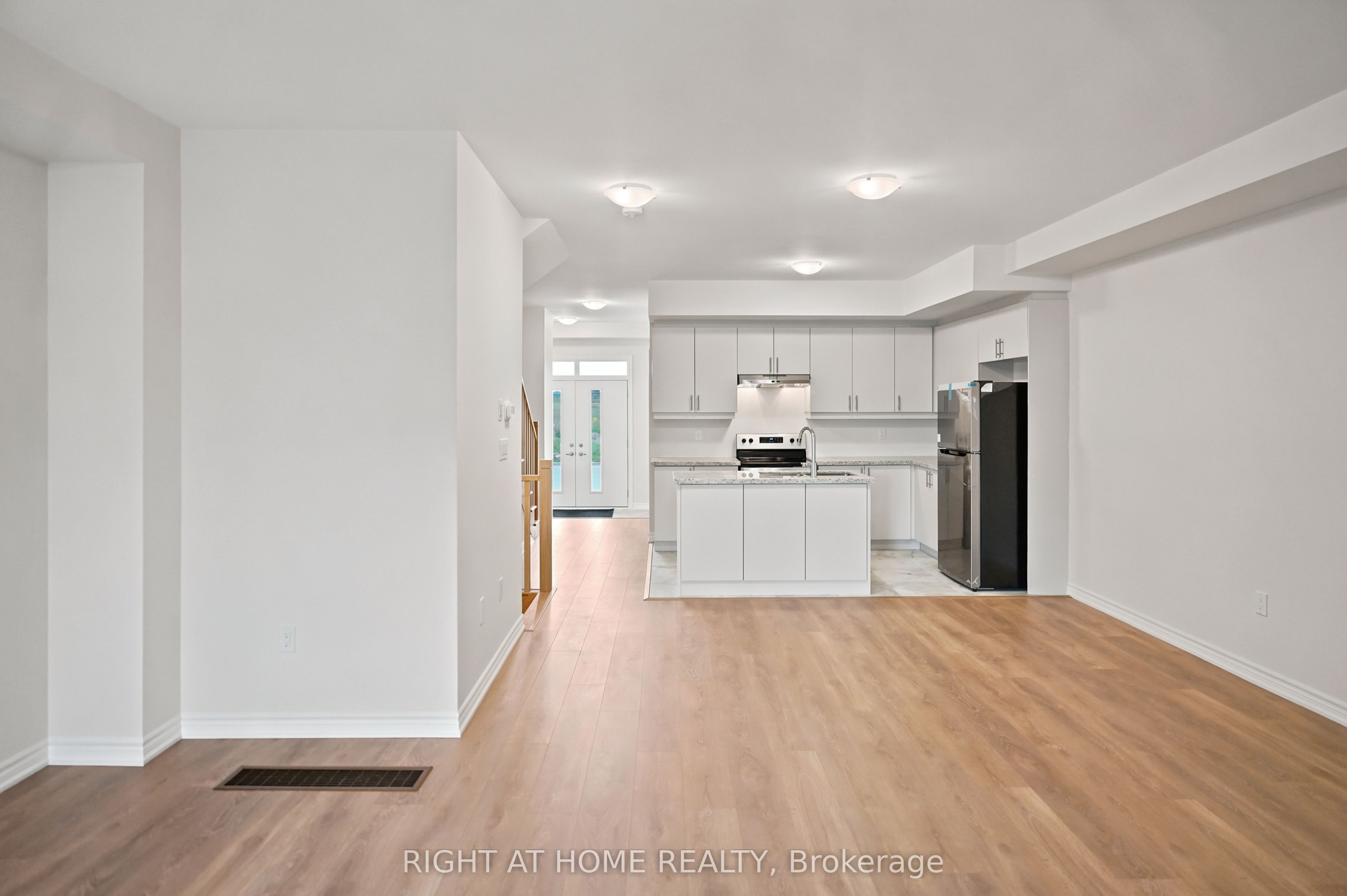 1128 Periwinkle Crescent, Woodstock 5
