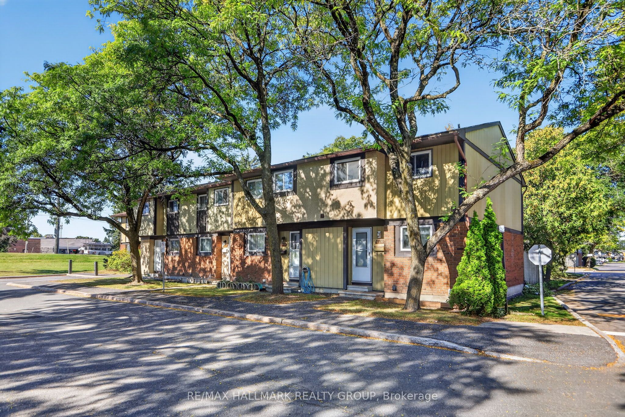 6156 Brookside Lane, Orleans-Gloucester 2