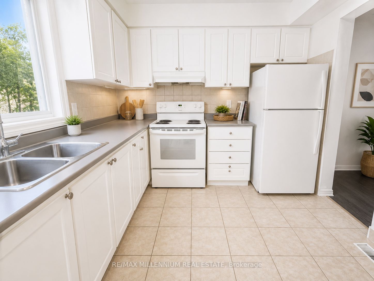 Unit 32 - 414 Stone Road, Guelph 1