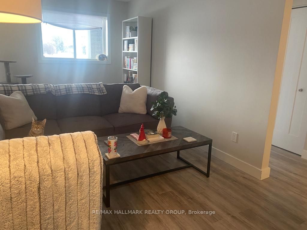 Unit 102 - 316 Lorry Greenberg Drive, Ottawa 4
