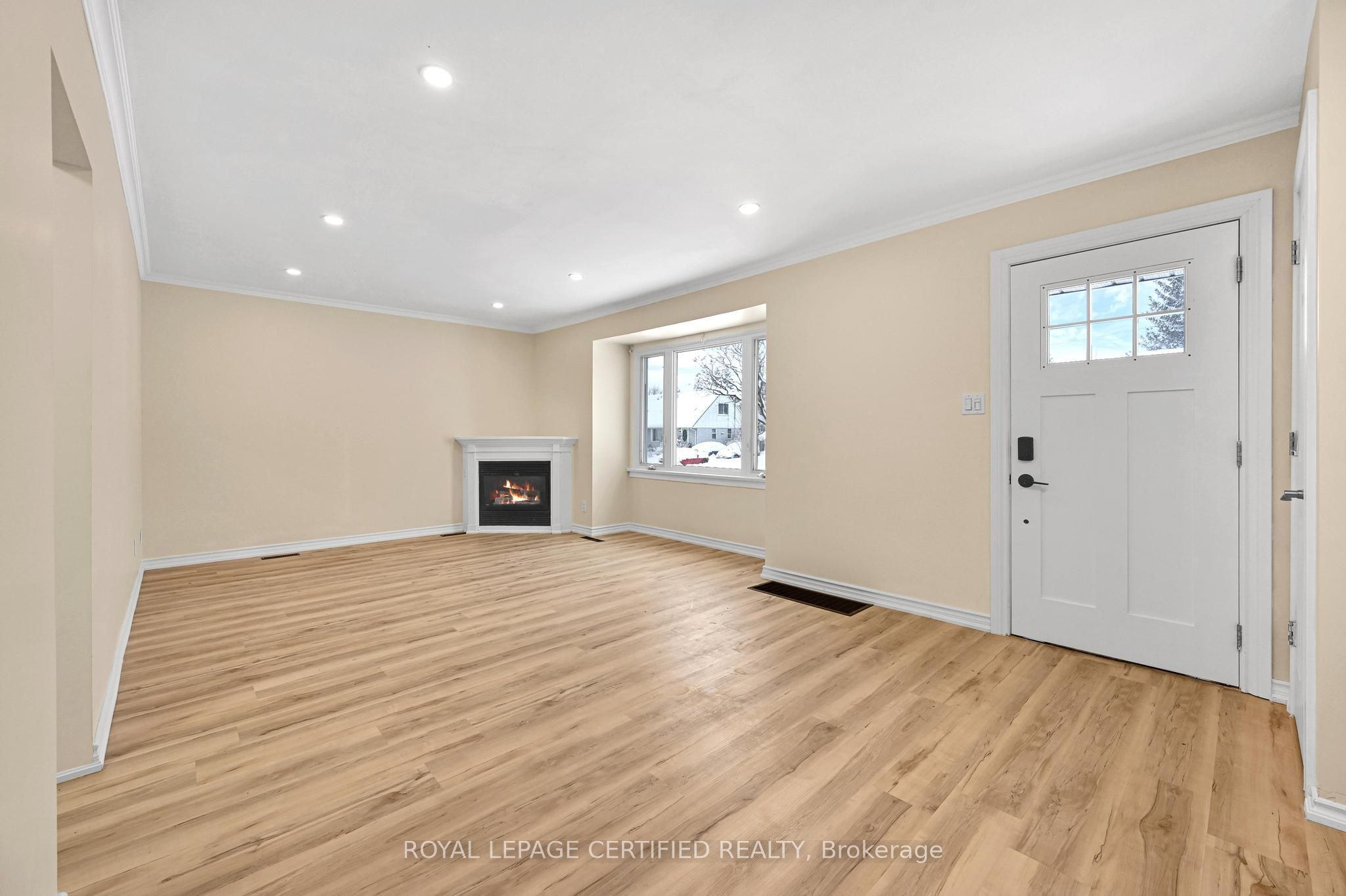 372 Flanders Row E, London 4
