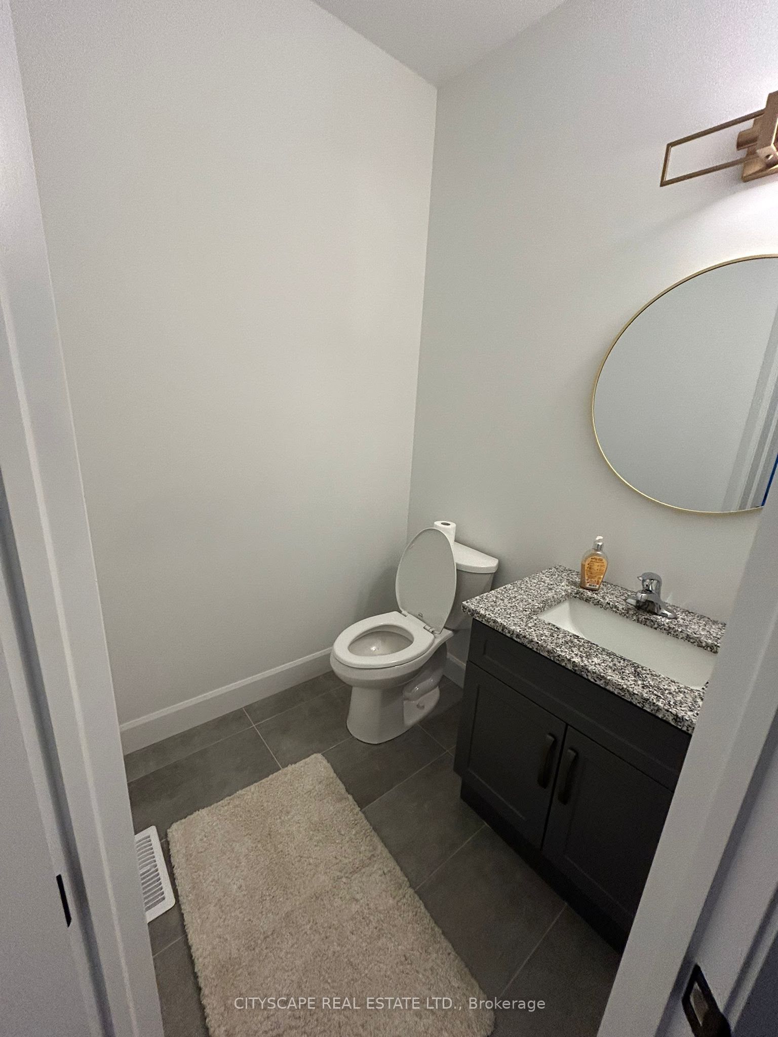 3821 Ayrshire Avenue, London 3