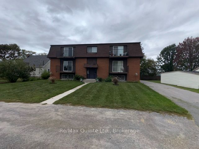 Unit 3 - 49 Oxford Road, Quinte West 2