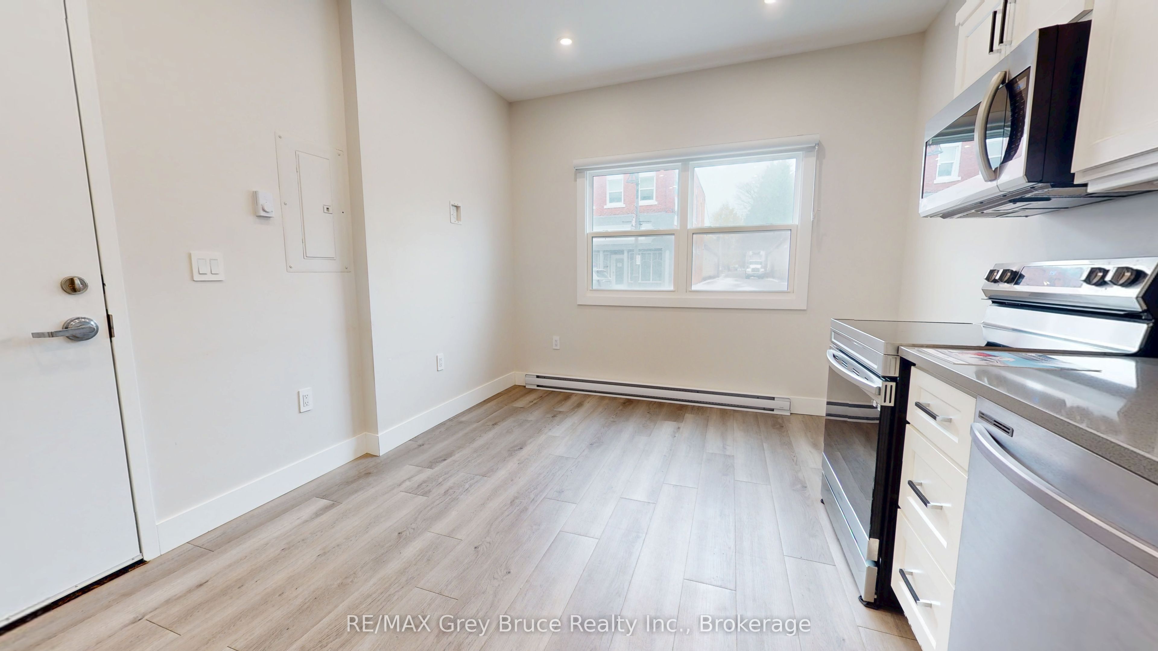 Unit Unit 3 - 39 1st Avenue S, Arran-Elderslie 2