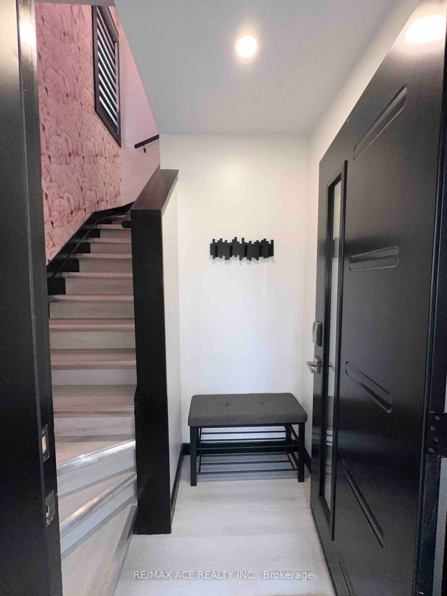 Unit 2 - 4985 Crysler Avenue, Niagara Falls 3