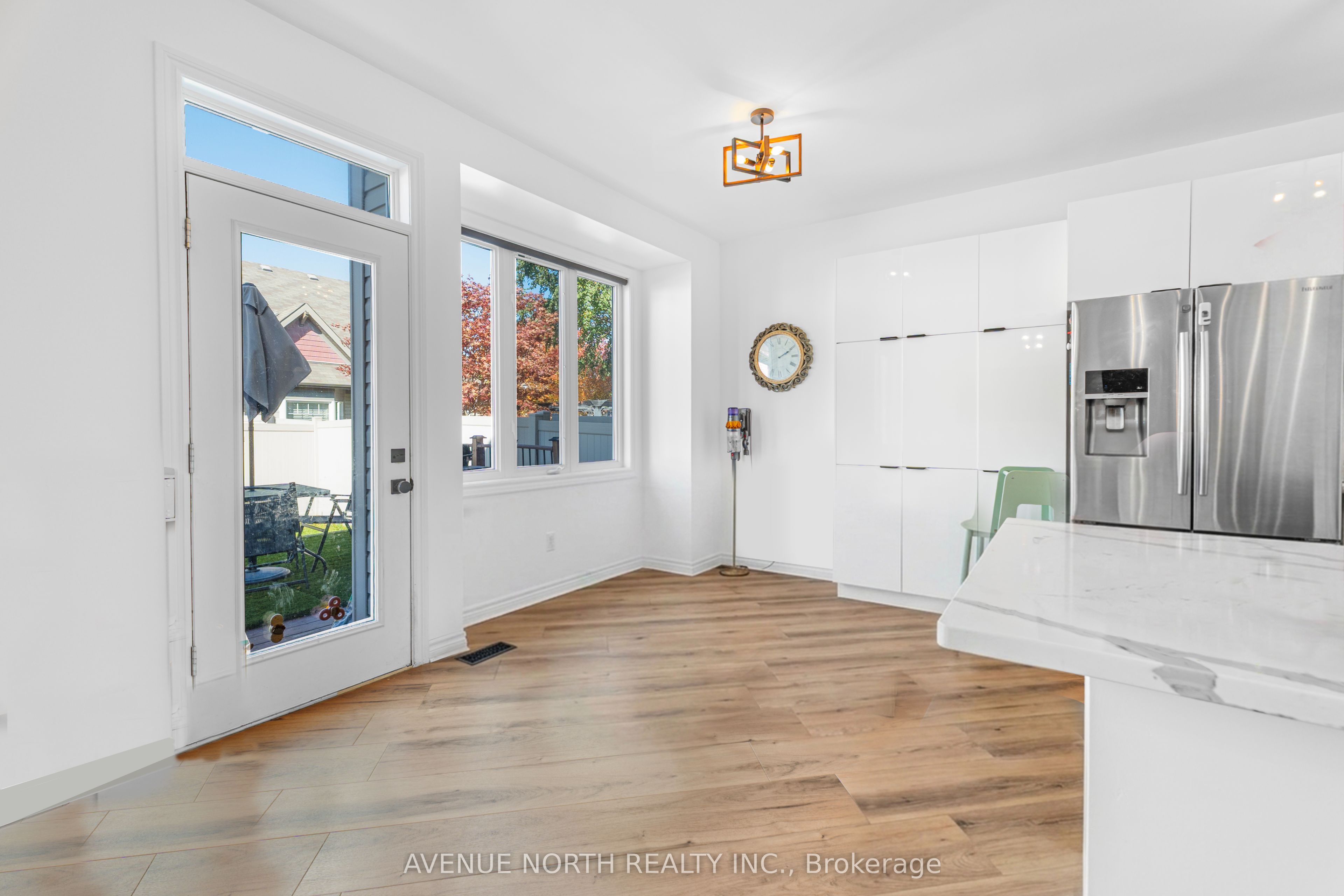 2607 Fallingwater Circle, Nepean 5