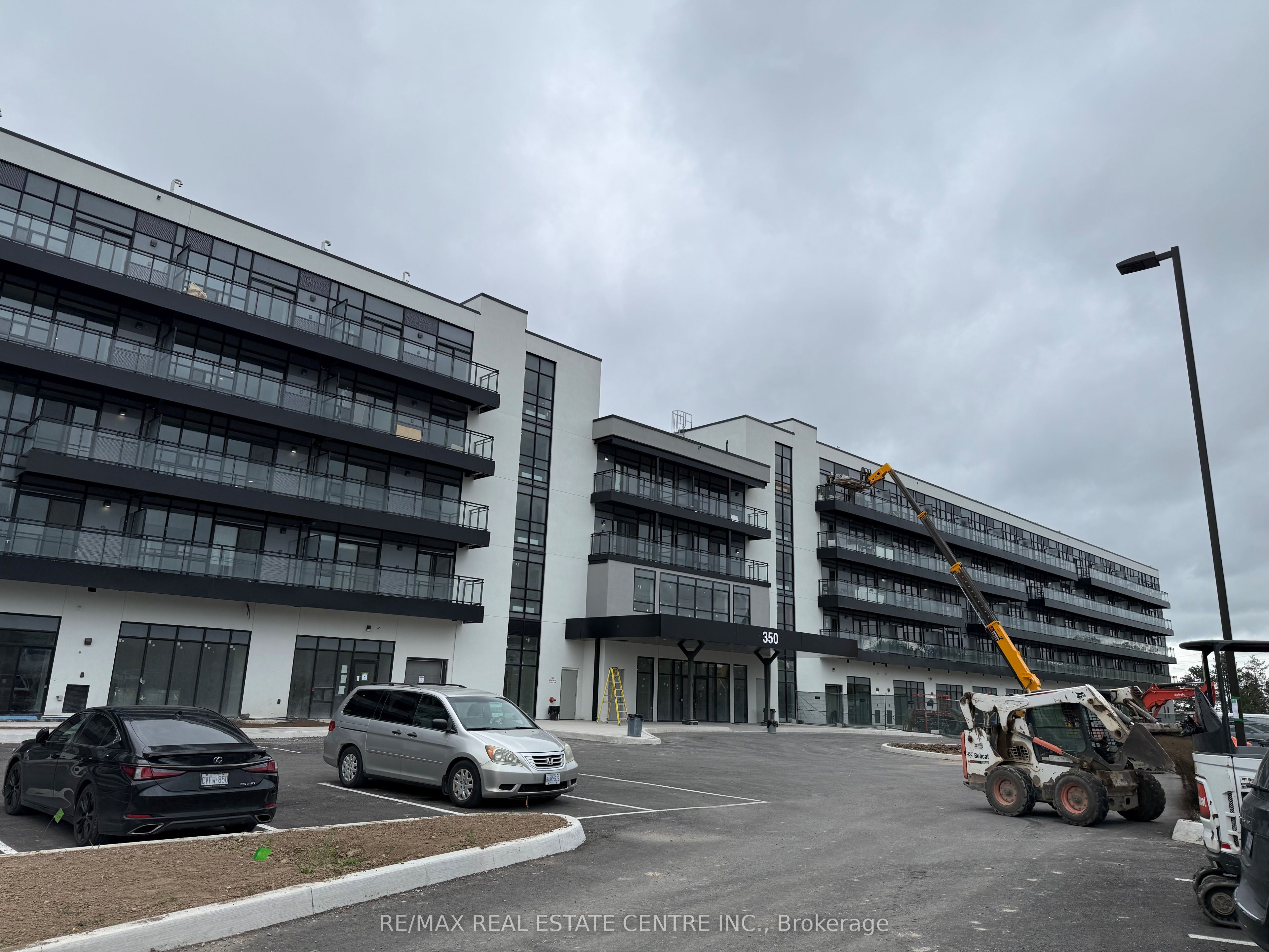 Unit 325 - 350 Prince charles Drive S, Welland 1