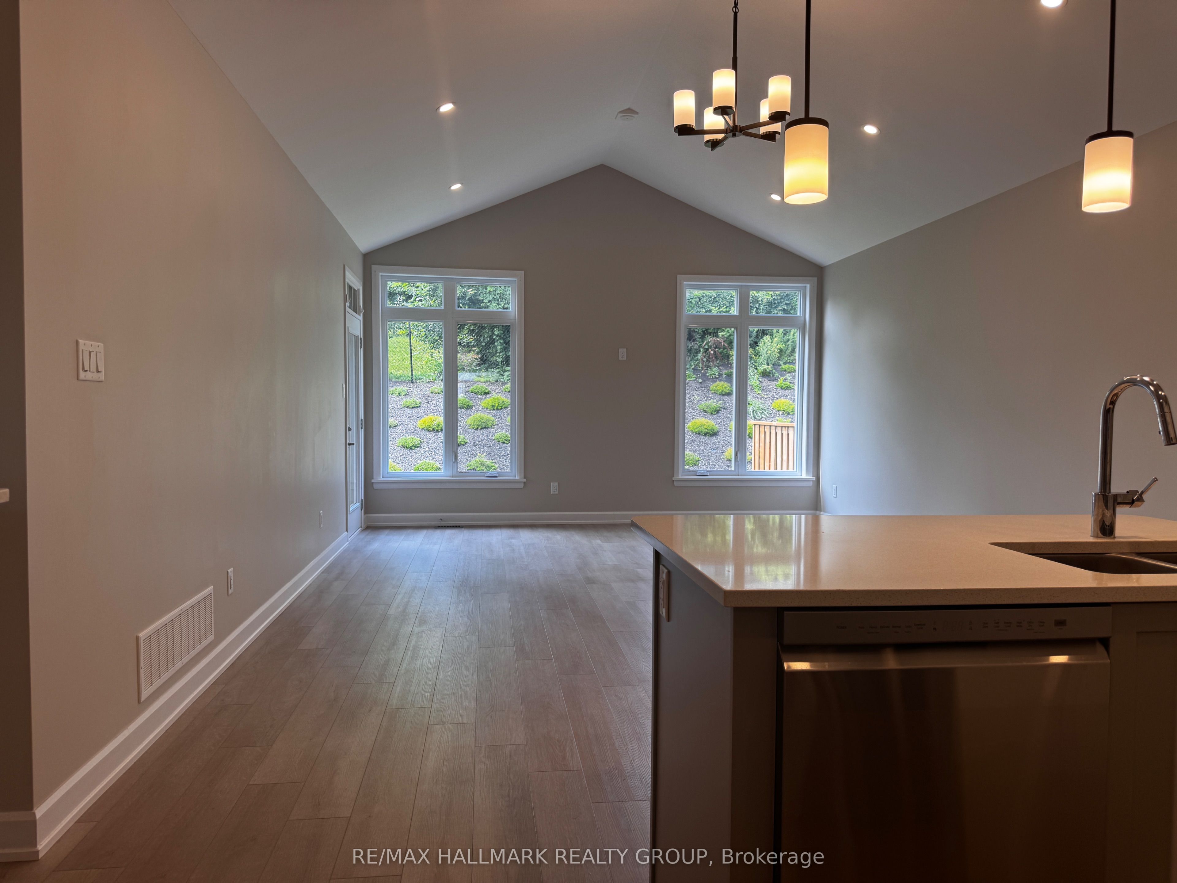 1513 FLANDERS Road, Brockville 5