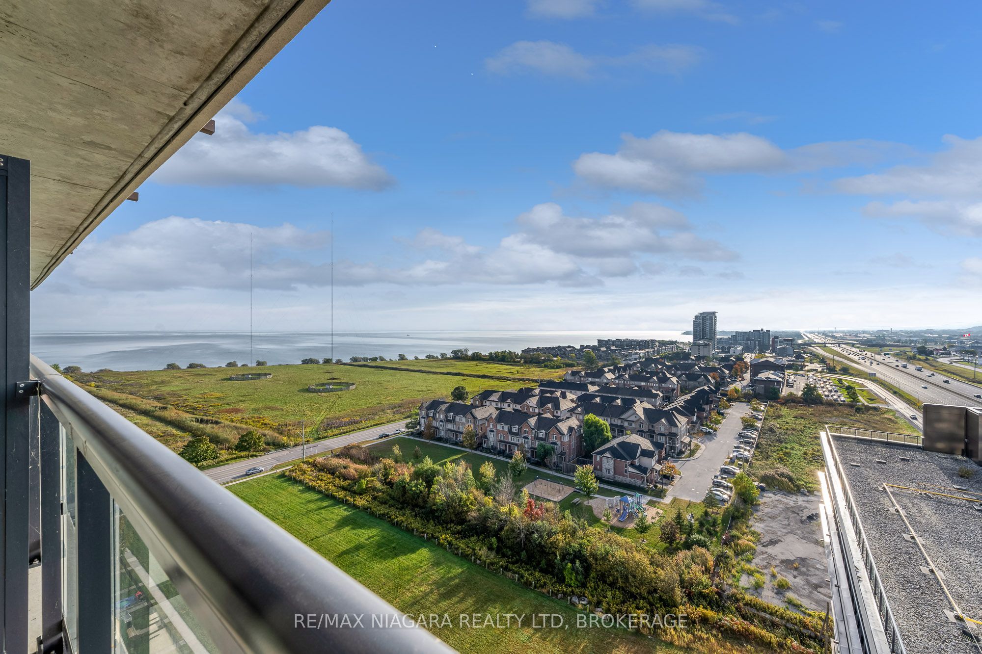 Unit 1307 - 550 North Service Road, Grimsby 3