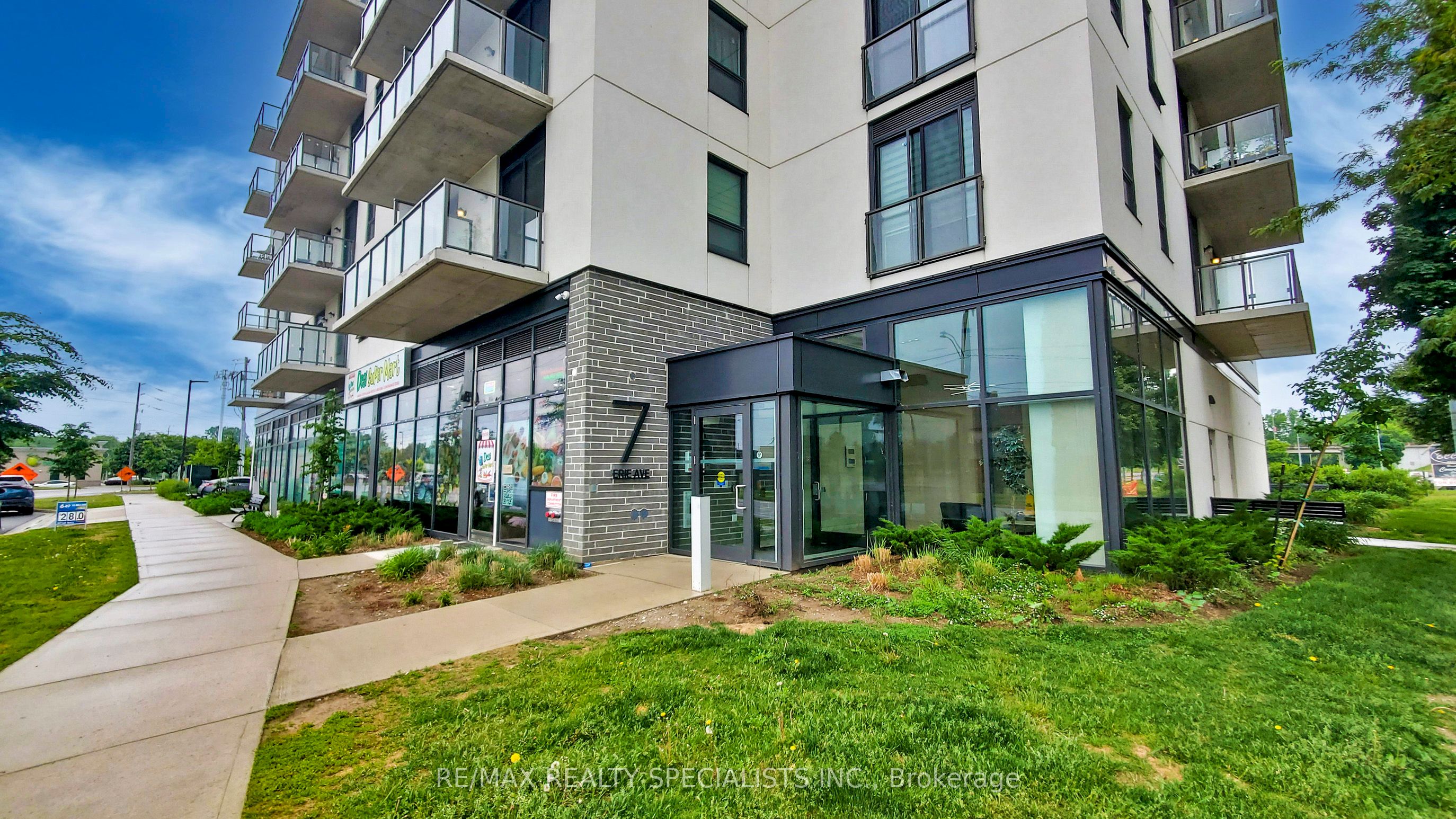 Unit 809 - 7 ERIE Avenue, Brantford 1