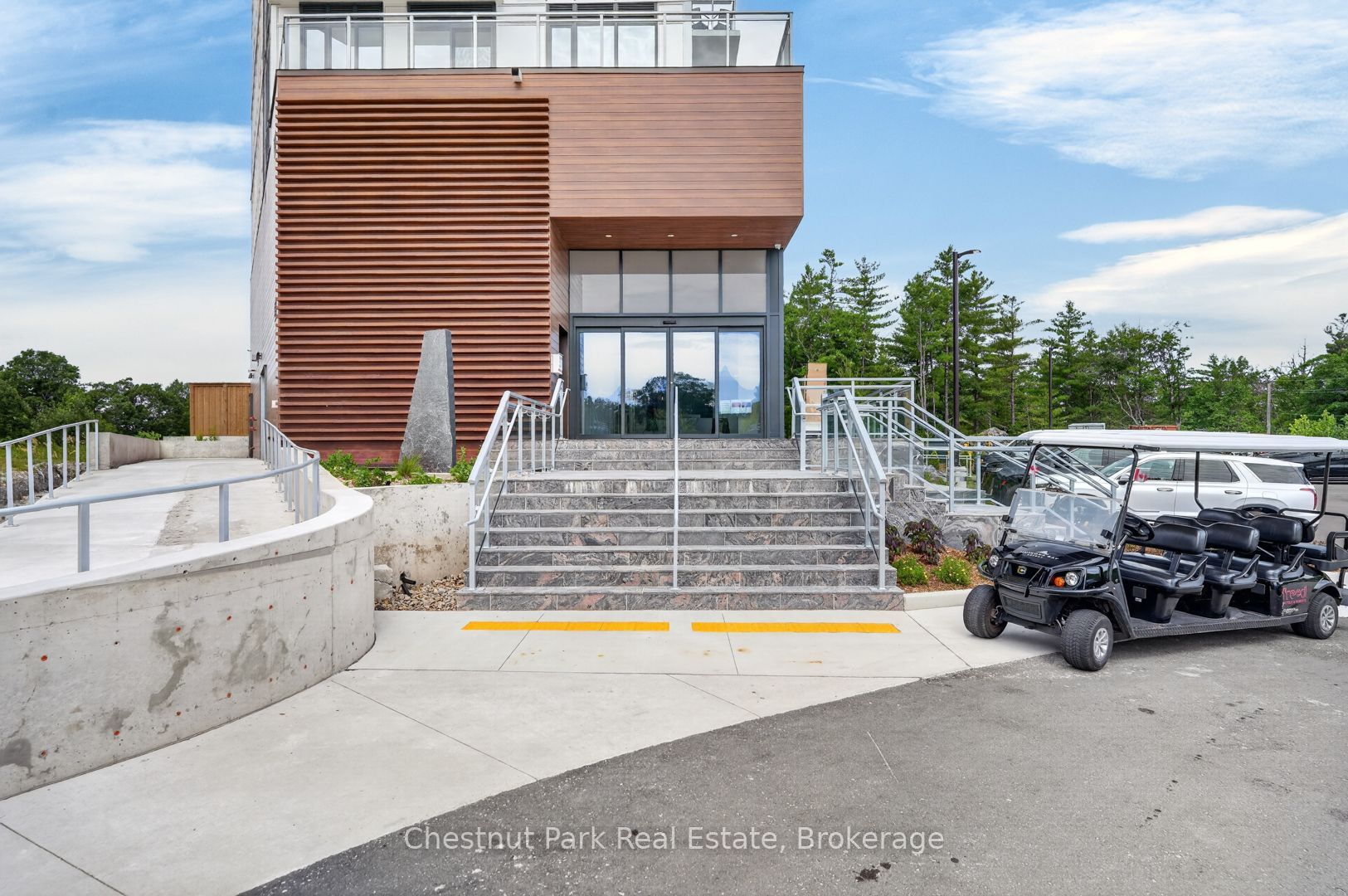 Unit 106 - 100 Carrick Trail, Gravenhurst 2