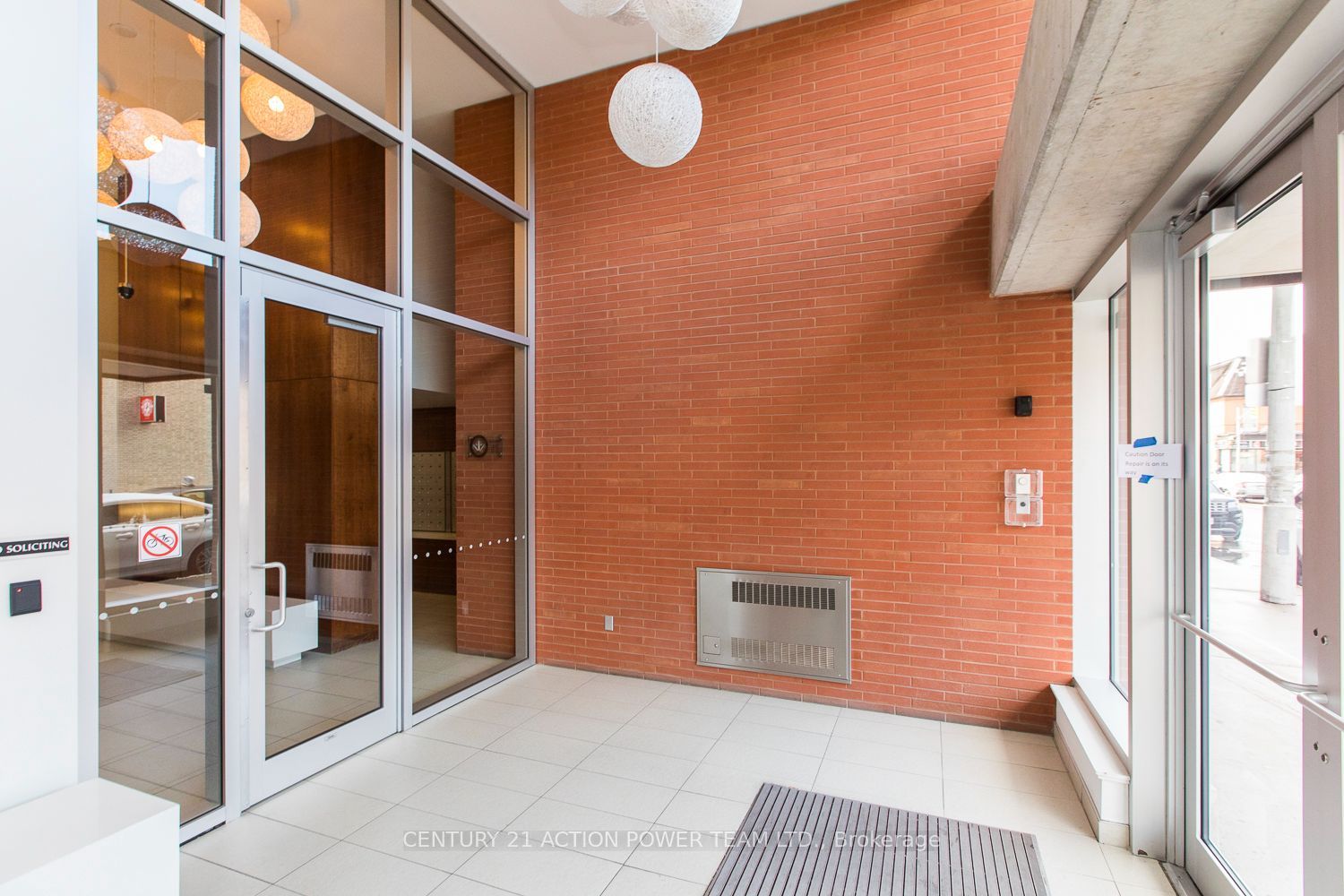 Unit 707 - 354 Gladstone Avenue, Ottawa 3