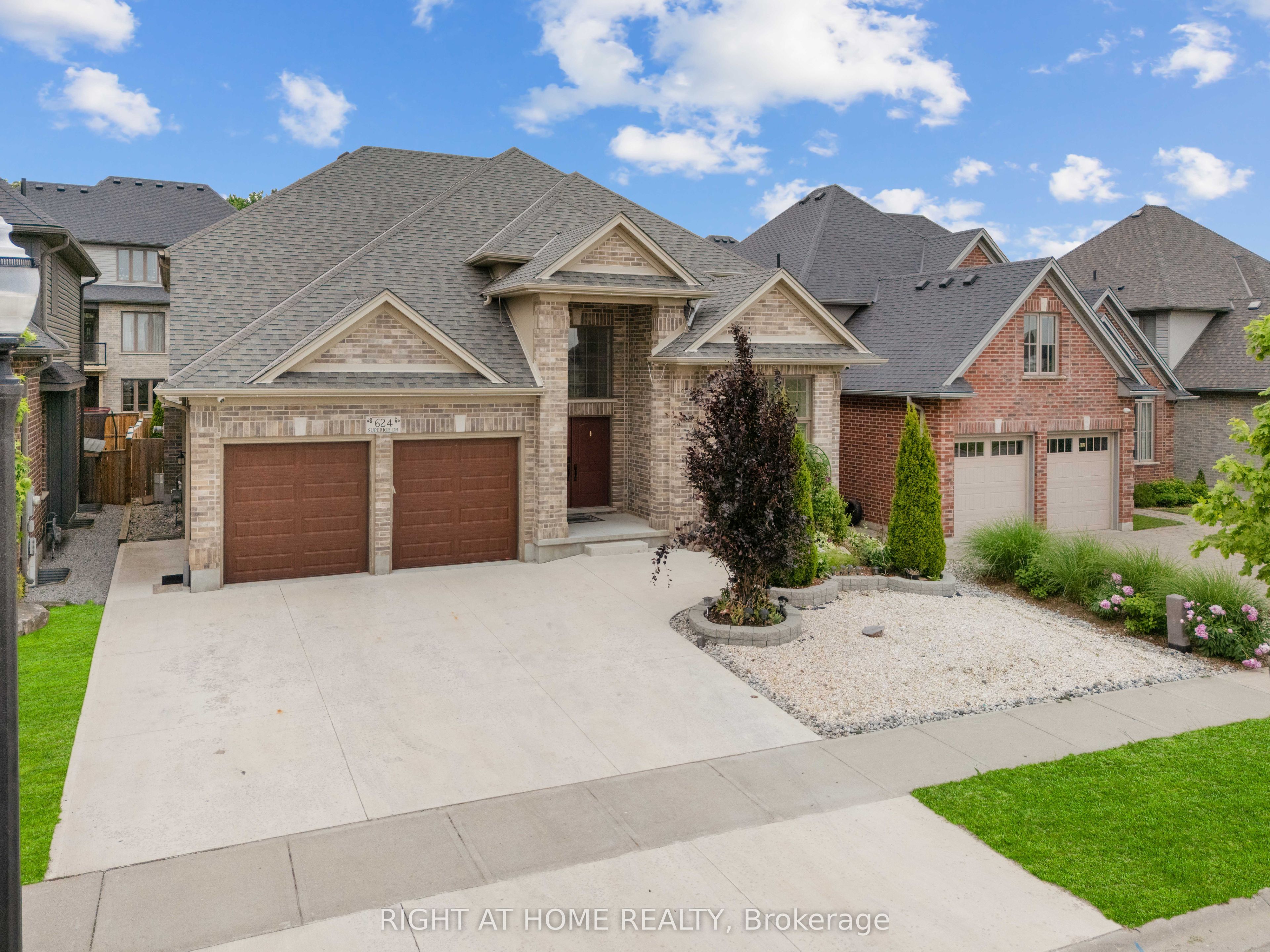 624 Superior Drive, London 2