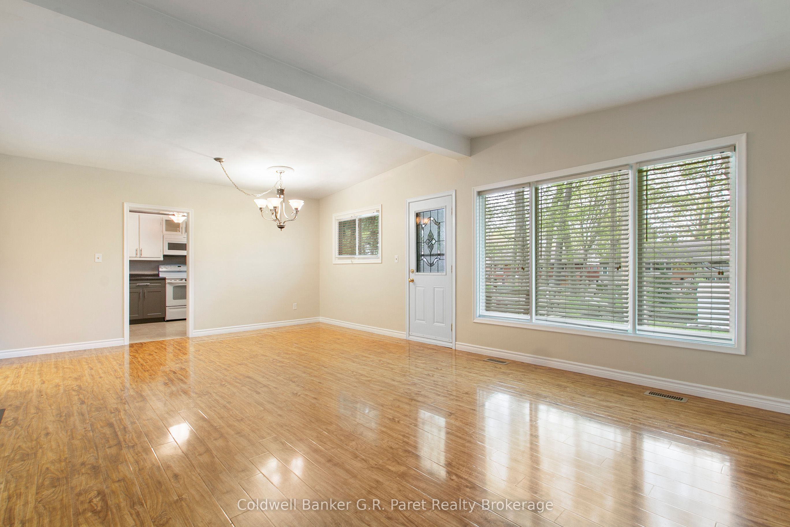 105 Queen Street, Tillsonburg 4