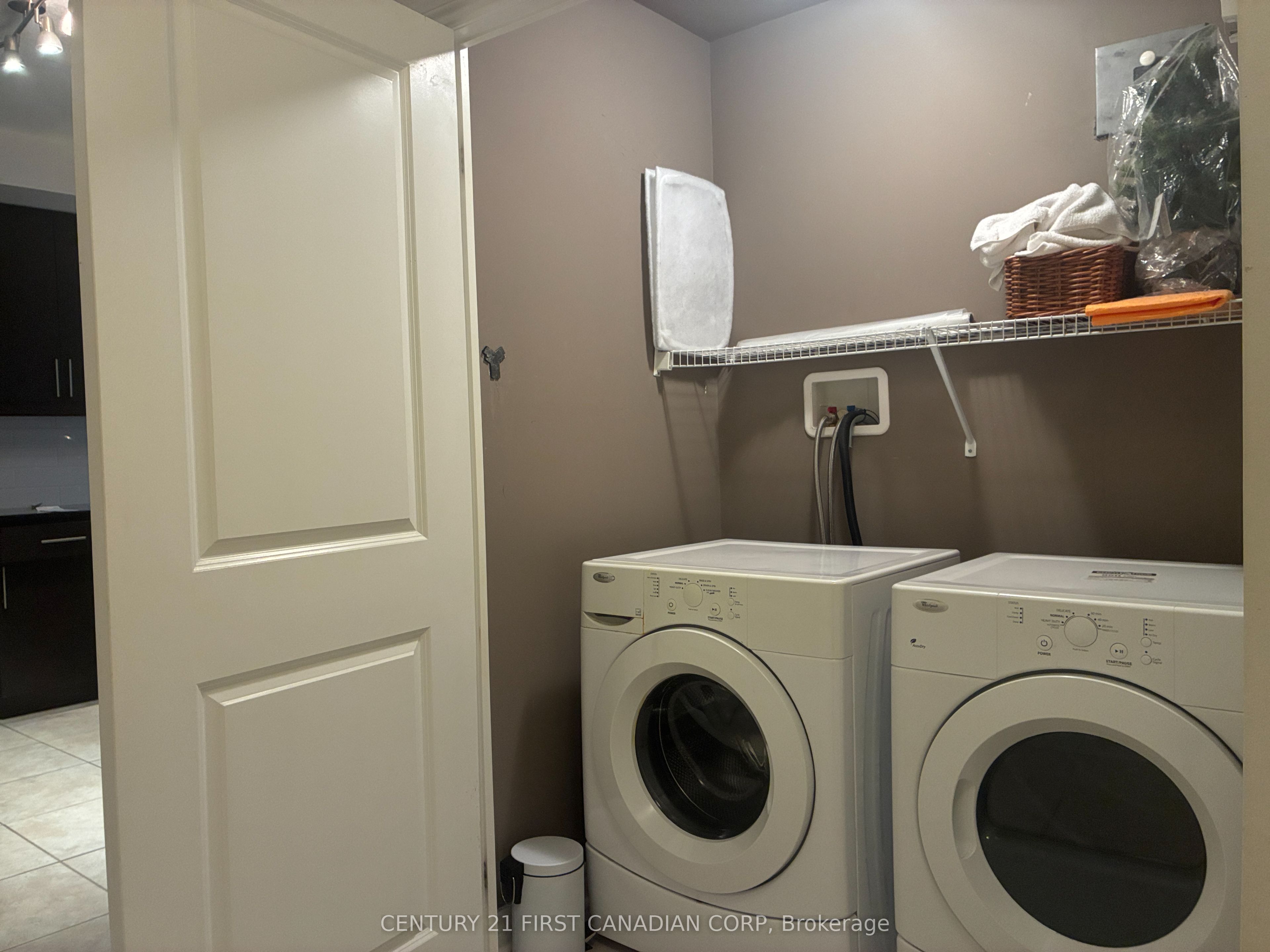 Unit 1602 - 330 RIDOUT Street, London 4