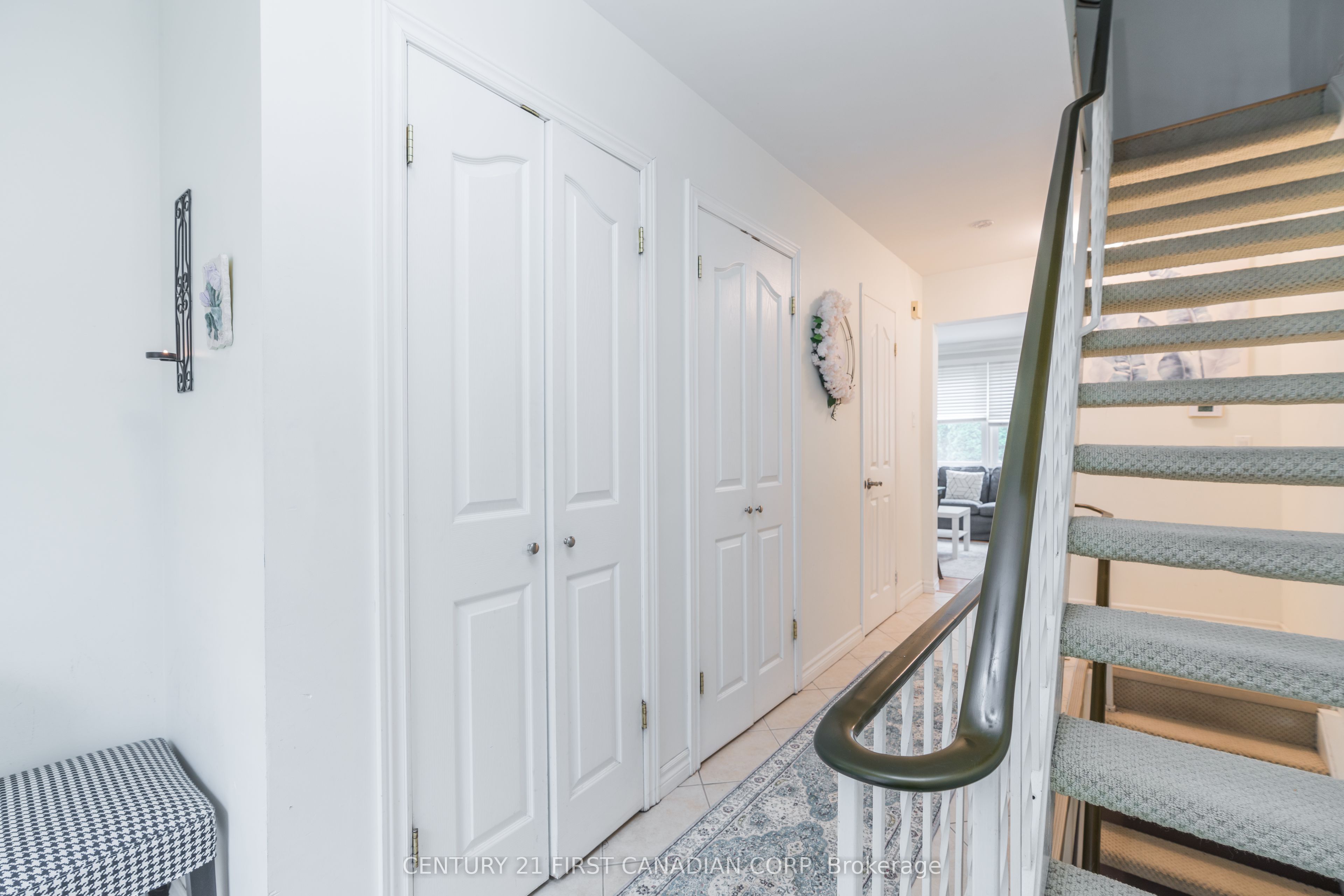 Unit 16 - 1385 Commissioners Road W, London 4