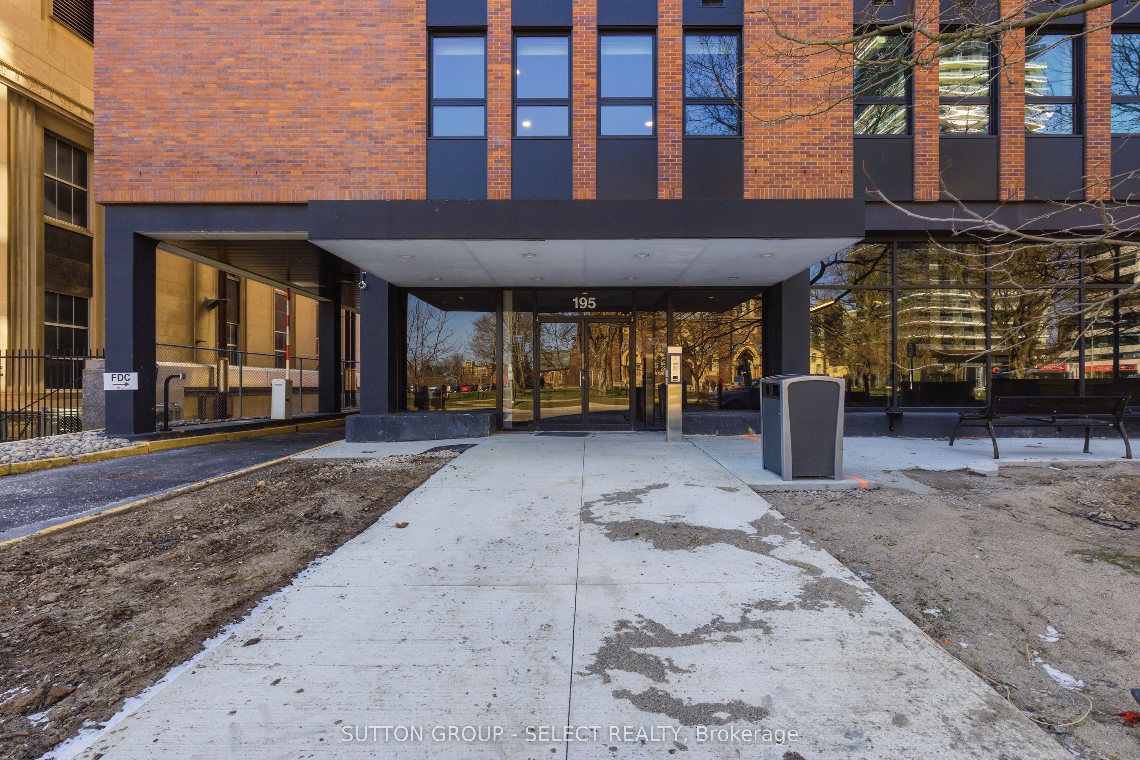 Unit 413 - 195 Dufferin Avenue, London 3