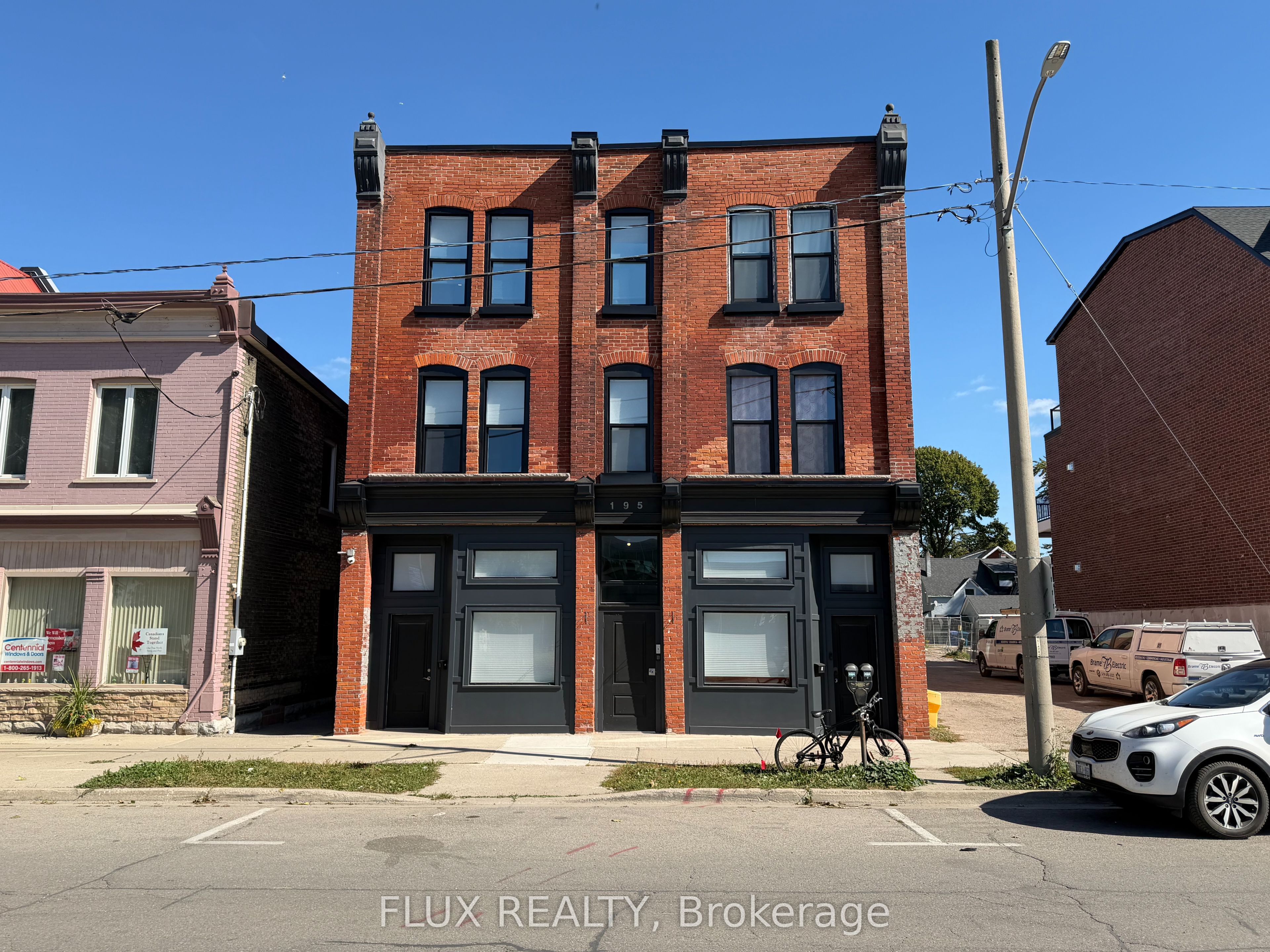 Unit 4 - 195 Waterloo Street S, Stratford 1
