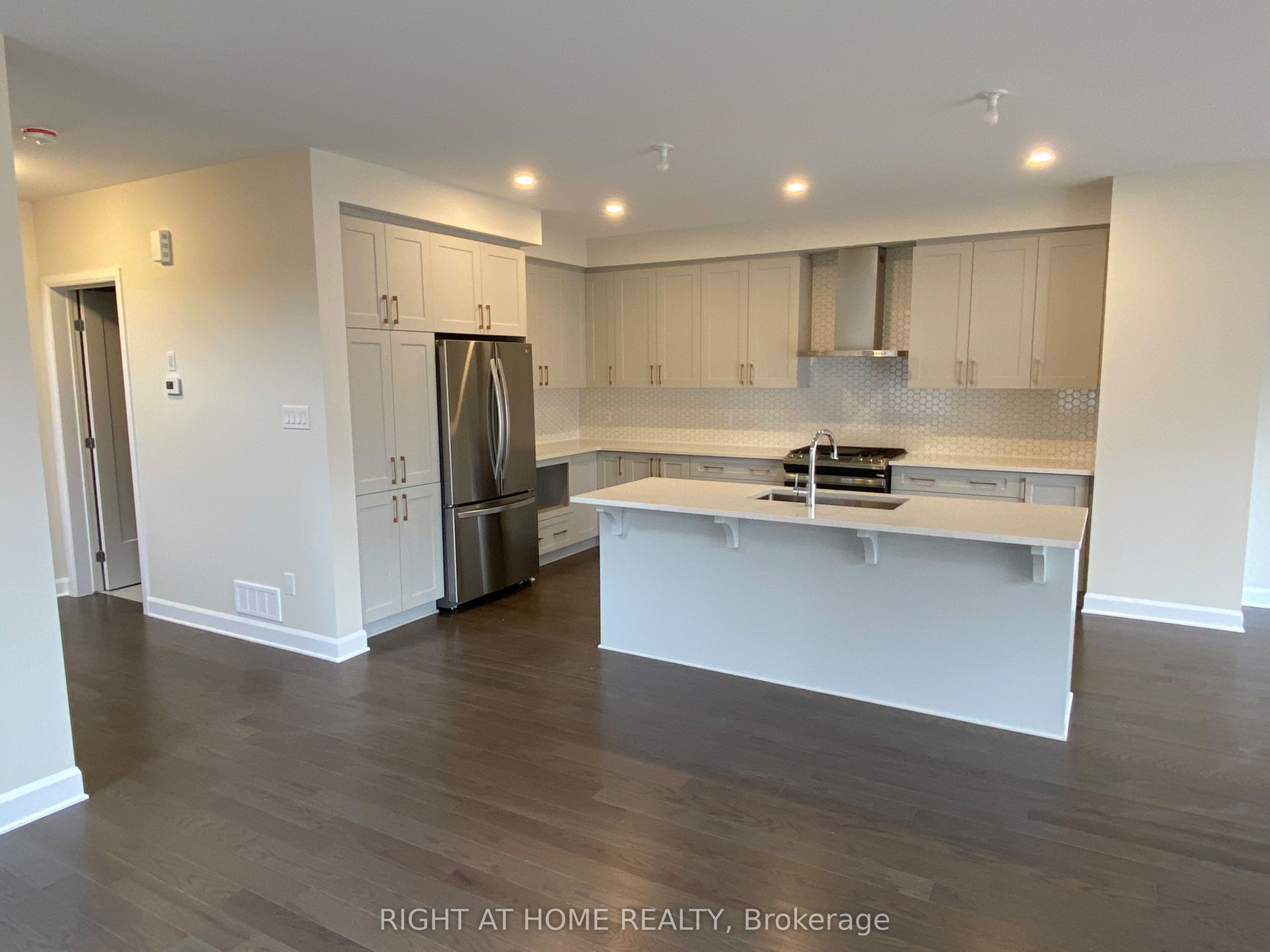 608 MOONFLOWER Crescent, Orleans-Gloucester 4
