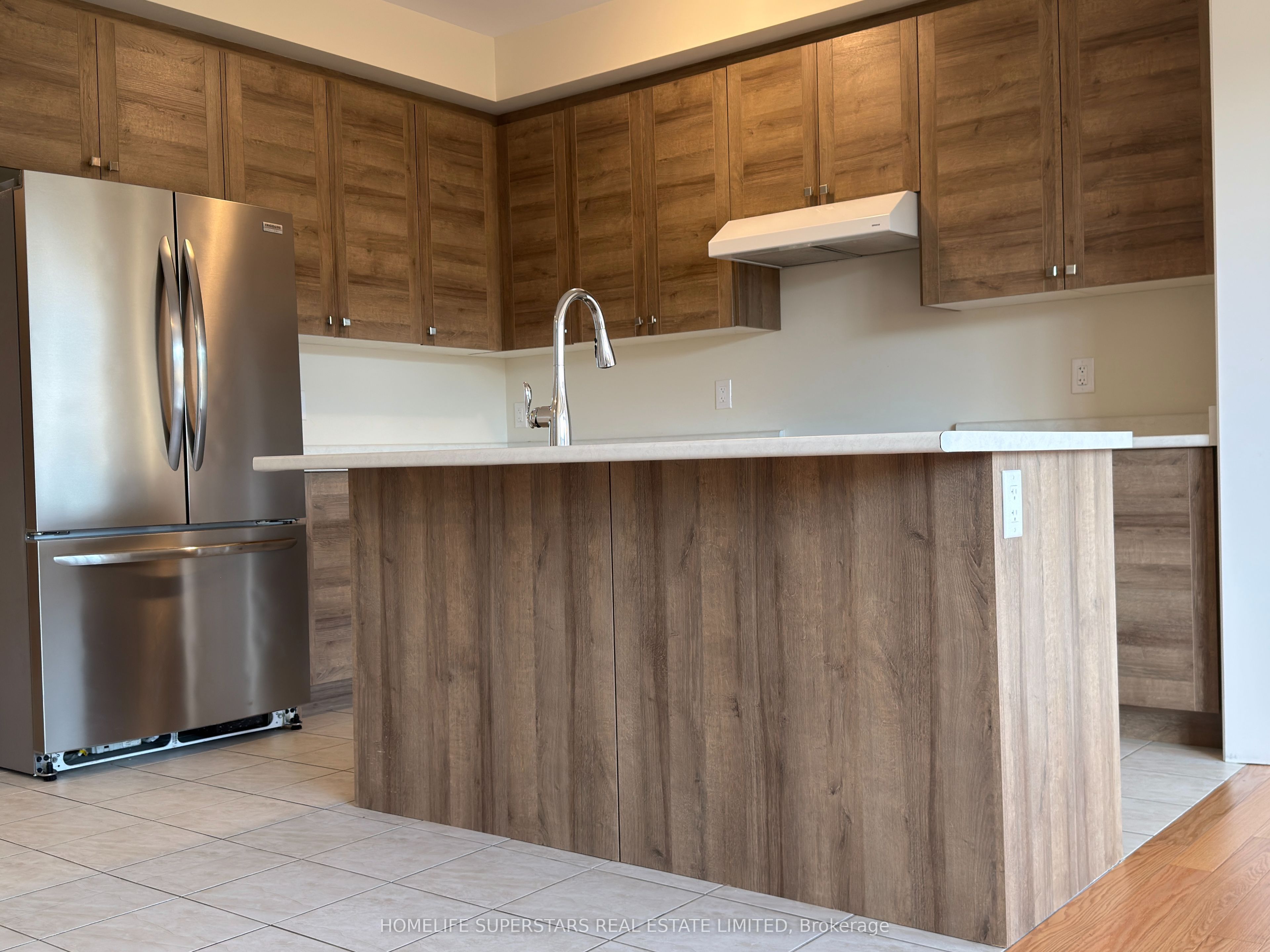 349 VANILLA Trail, Thorold 4